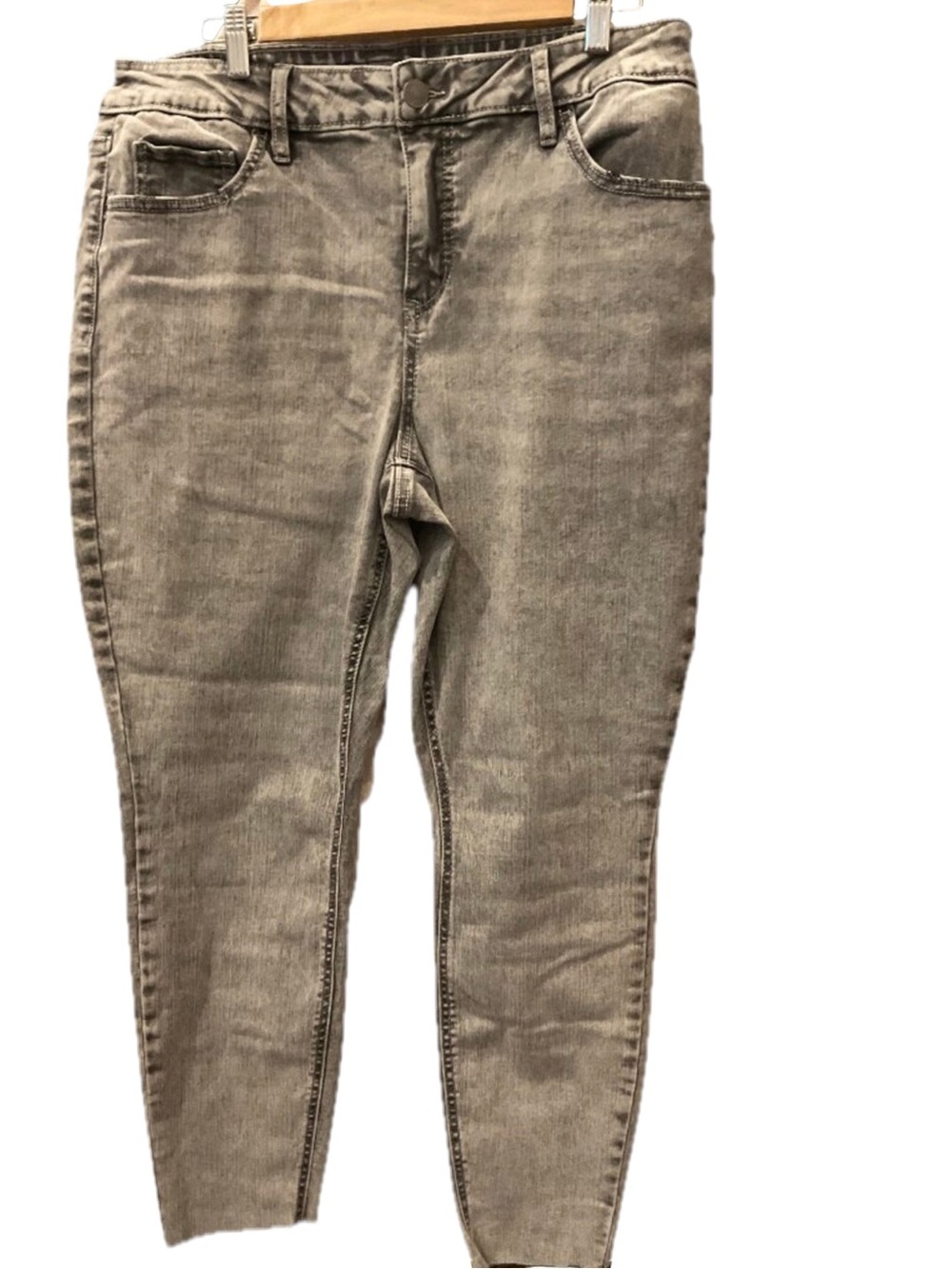 Ava & Viv High Rise Skinny Jeans | Grey Acid Wash | Raw Hem | Size 16W |Like New